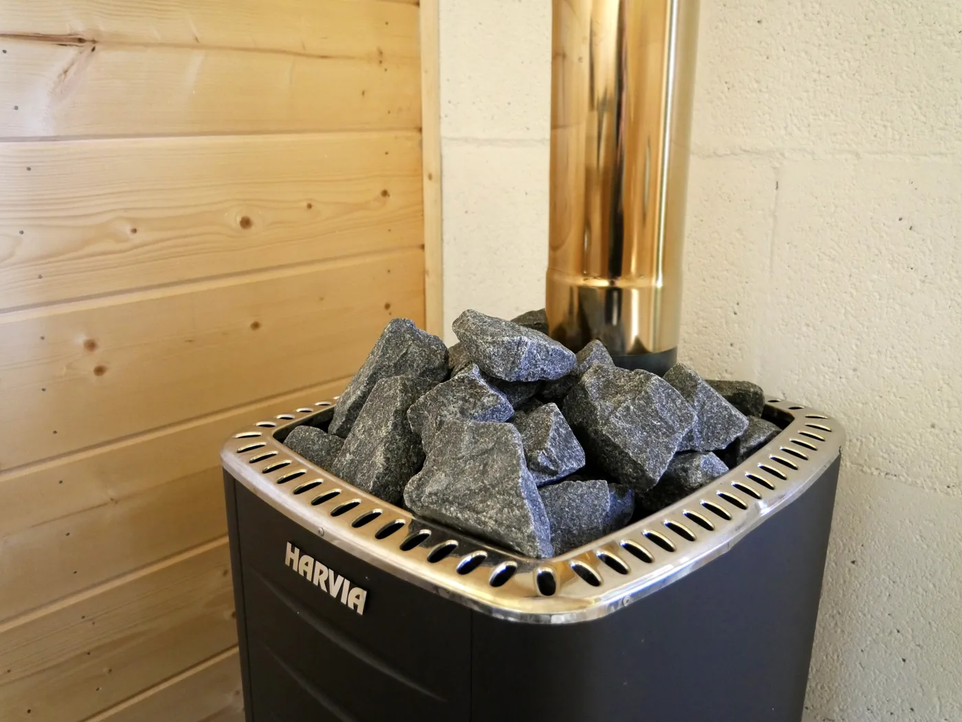 Harvia vs HUUM: Stone Load, Controllers and UK Wiring