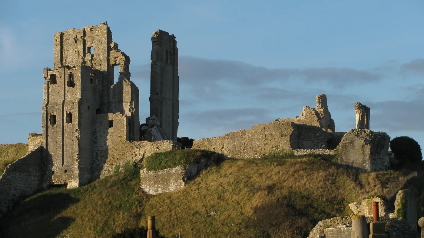 Corfe Castle Lake Sauna Opens, Swims From 12 September